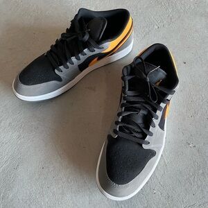 Nike Jordan 1 low Men's Black and Gray Sneakers. Size 12